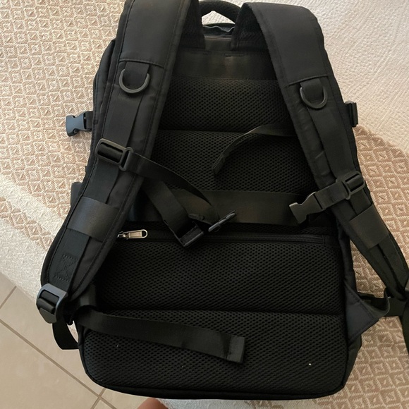 Large Travel Backpack Carry on Flight Approved - Picture 4 of 9